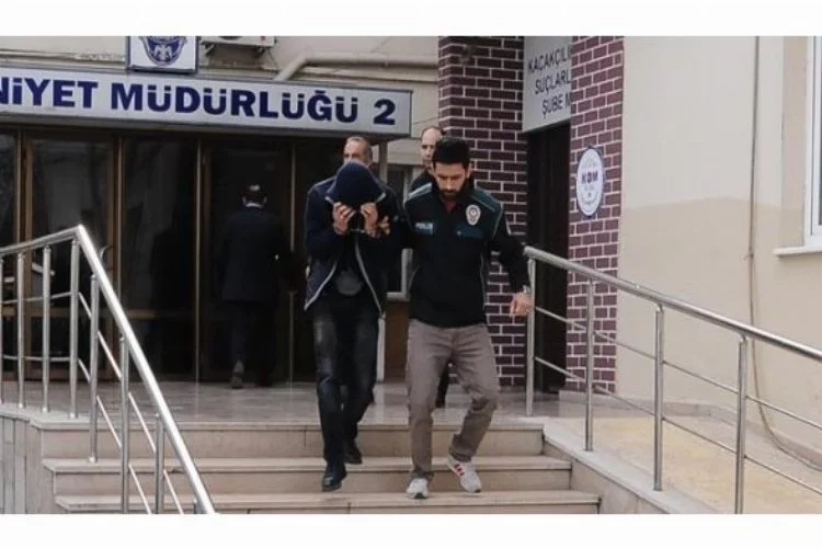 Bursa polisi elektrikli süpürgeyle delil topladı..
