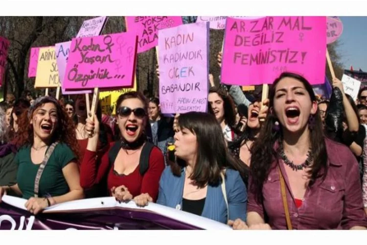 Kadınlar 8 Mart'ta eşitlik için yürüdü
