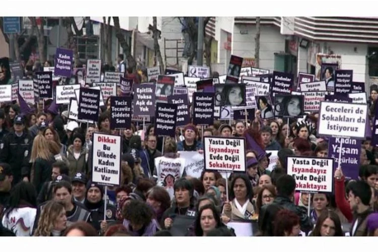 Bursa'da binlerce kadın Özgecan için yürüdü