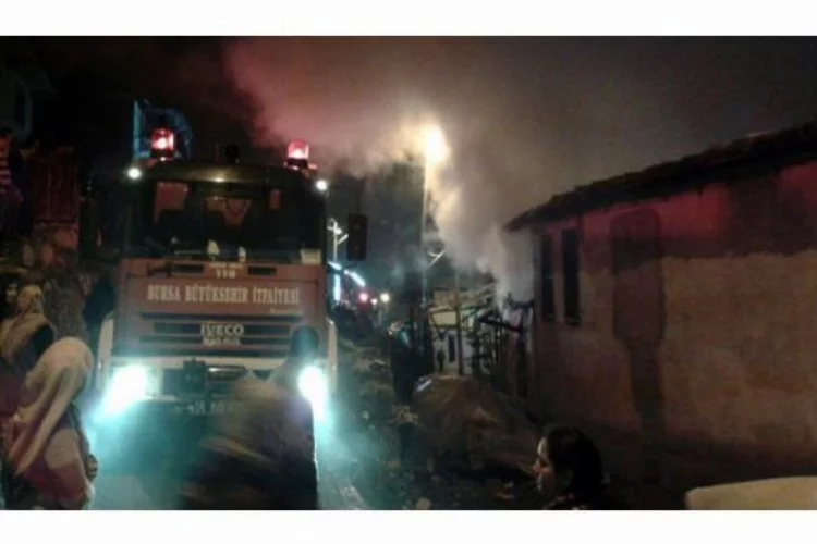 Bursa'da yangın dehşeti! Somuncu Baba türbesi büyük tehlike atlattı