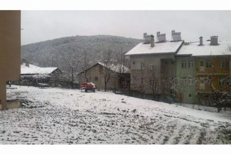 Bursa'nın o ilçesinde kar şoku