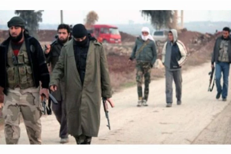 IŞİD'e katılmak isteyen 3 İngiliz Türkiye'de yakalandı