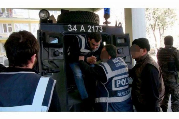 Bursa'da yakalanan mafya tetikçisine çelik yelekli koruma