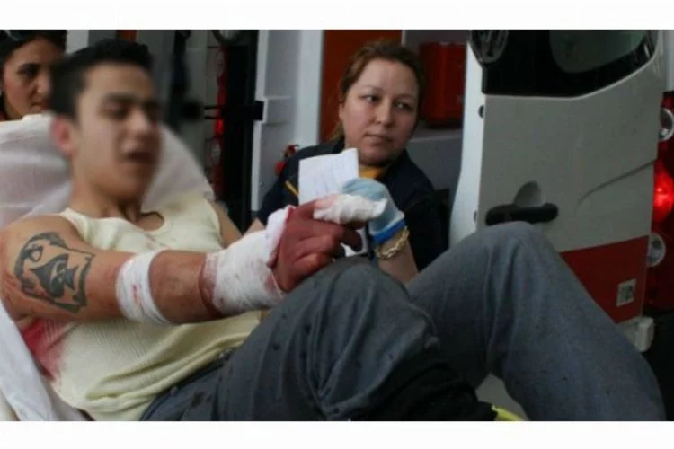 Bursa'da lise öğrencisi okulu basıp dehşet saçtı