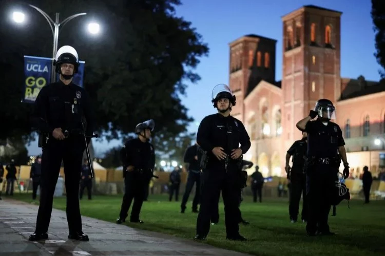ABD öğrenci protestoları | Polis, UCLA kampüsüne yığınak yaptı