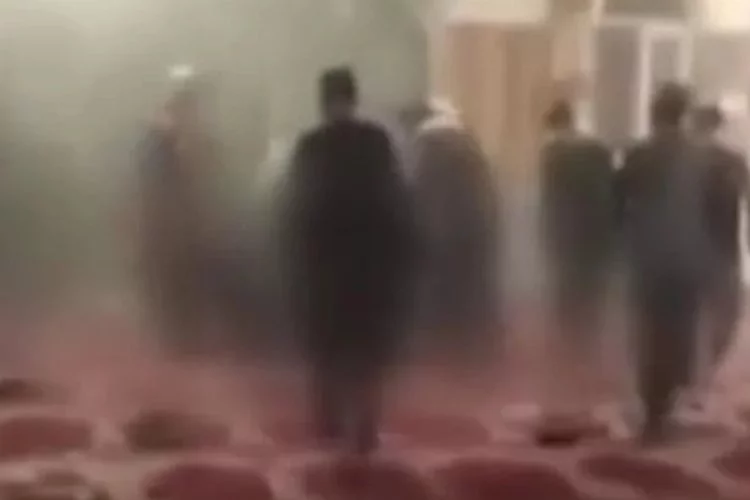 Afganistan’da camiye bombalı saldırı!