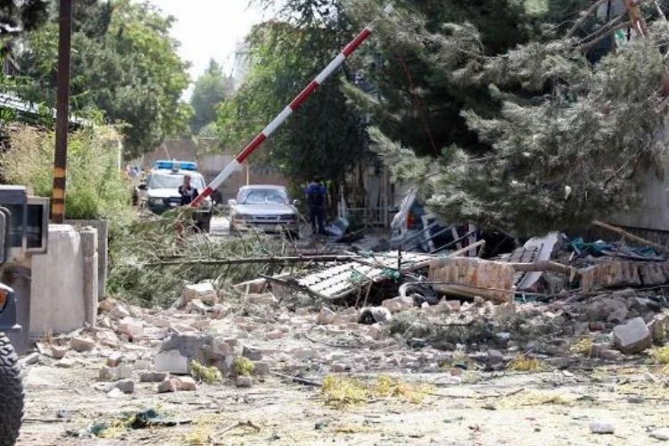 Afganistan'da peş peşe düzenlenen bombalı saldırılarda 14 kişi öldü