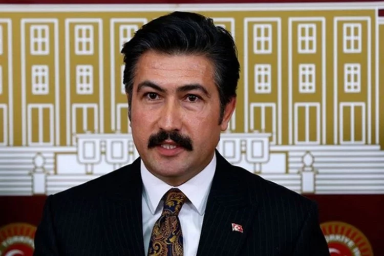 AK Parti Grup Başkanvekili Cahit Özkan görevden alındı