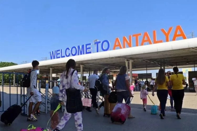 Antalya’ya havayoluyla gelen turist sayısı 7 milyona yaklaştı