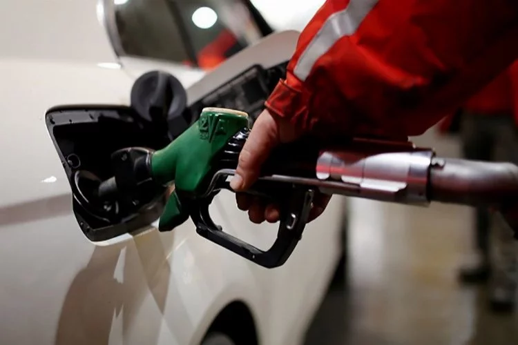 Araç sahiplerine kötü haber: Benzin fiyatlarına dev zam!