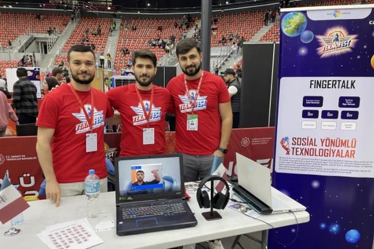 Azerbaycanlı öğrencilerin işaret dilini yazıya çeviren yazılımı TEKNOFEST'te