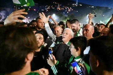 Başkan Bozbey: Bursaspor’umuzun Süper Lig ateşini yaktık!