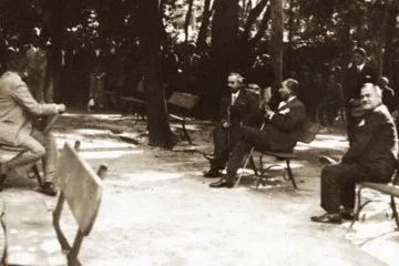 Başöğretmen Atatürk’ün oturduğu bank yeniden Gülhane’de