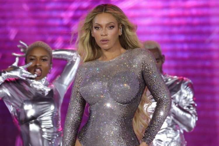 Beyonce dünya turnesinden milyonlarca dolar kazandı