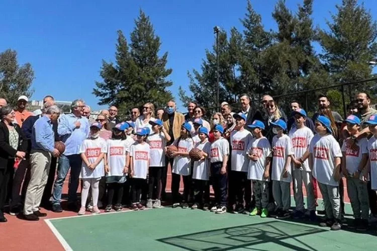 BİDEV, TEGV Çiğli Eğitim Parkı Basketbol Sahası'nı yenileyip açılışını yaptı