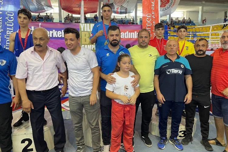 Bursa Büyükşehir Belediyesporlu boksörlerden önemli başarı