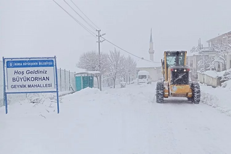 Bursa Büyükşehir'in karla mücadelesi sürüyor