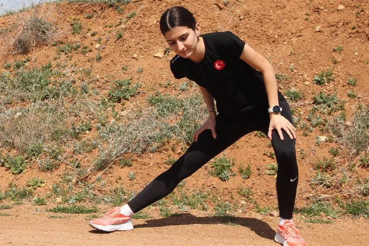 Bursa Büyükşehir'in şampiyon atleti Şahin yeni başarılara koşuyor!