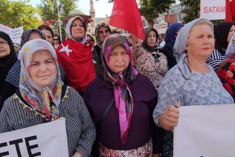 Bursa'da arazileri ellerinden alınıp satılan köylülerden eylem!