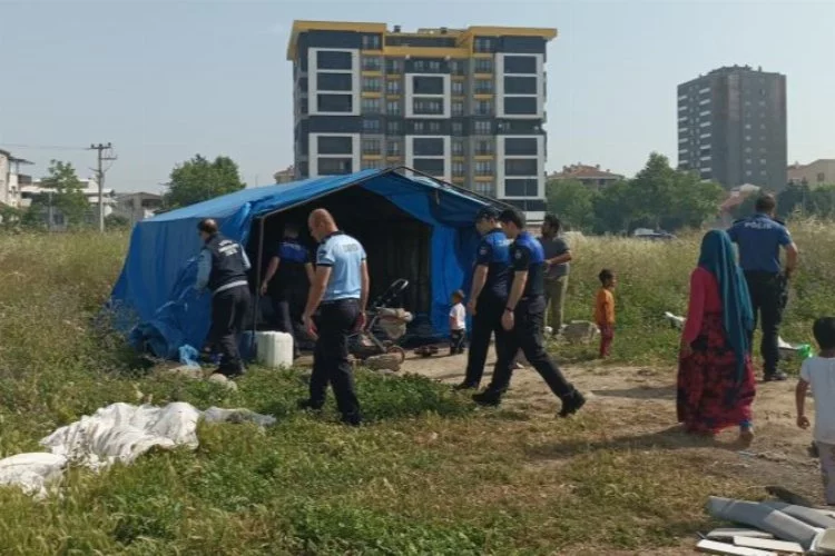 Bursa'da başıboş atlar ve göçebe çadırları toplandı