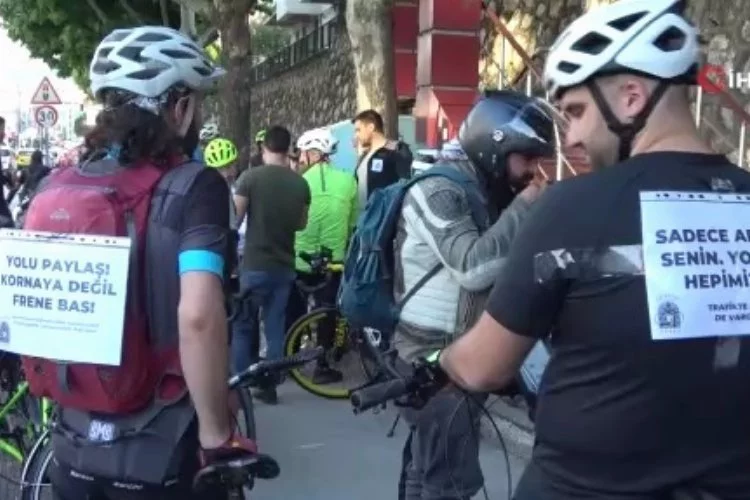 Bursa'da bisikletliler trafikte farkındalık için sessiz sürdü