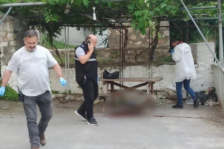 Bursa’da korkunç olay: Tartıştığı kadını öldürüp, intihar etti!