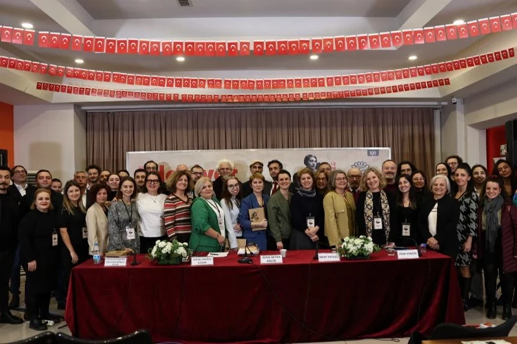 Bursa'da 'Edebiyat Savaşta Sempozyumu' sona erdi
