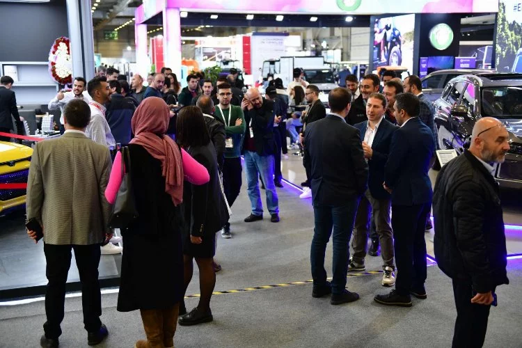 Bursa'da elektrikli araç sektörünü buluşturan fuar ilgi görüyor