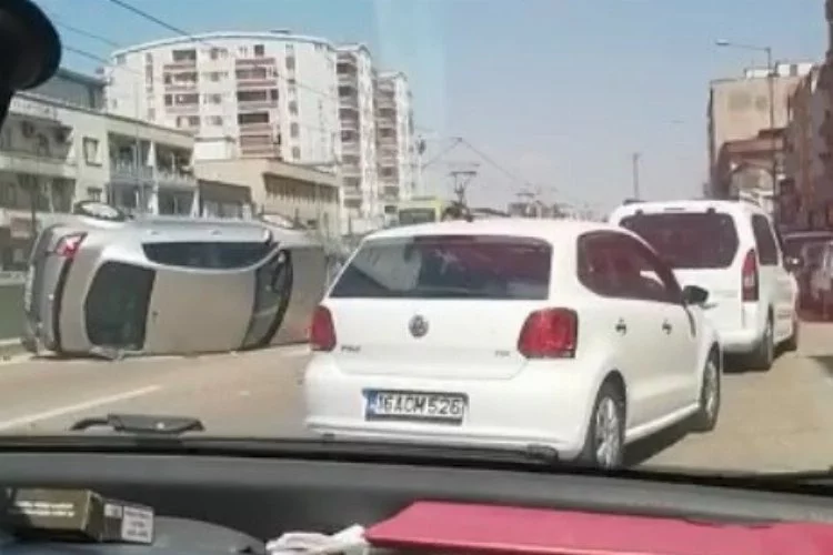 Bursa'da kaza! Otomobil düz yolda takla attı