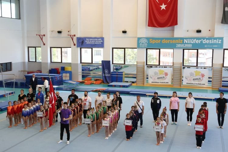 Bursa'da minik cimnastikçiler Nilüfer'de yarıştı