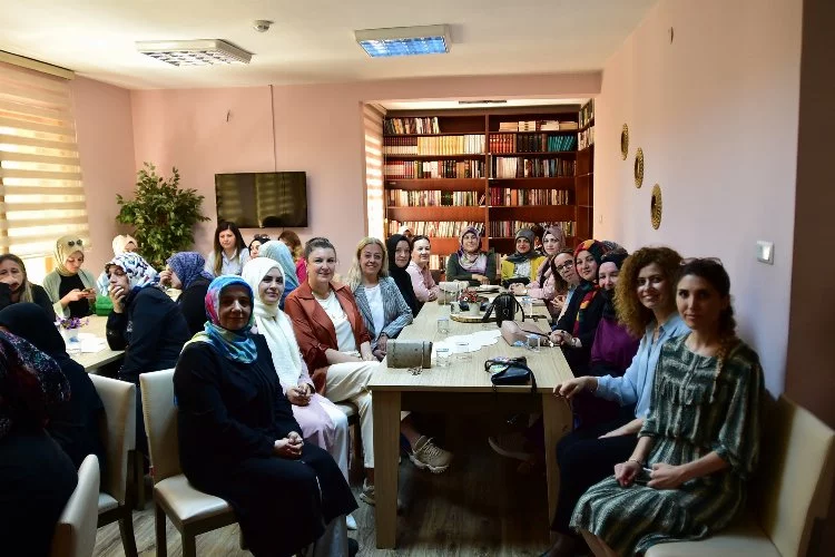 Bursa'da sağlık uzmanları Orhangazili kadınlarla buluştu