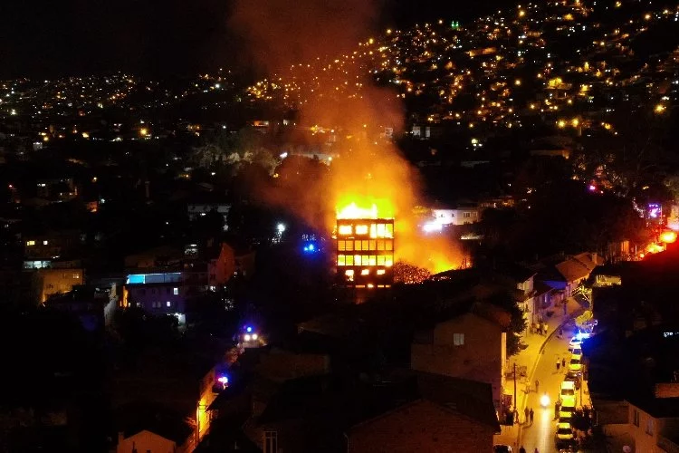 Bursa'da tarihi ipekçilik fabrikasındaki yangın son anda söndürüldü