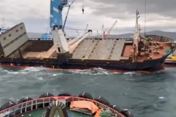 Bursa’da yan yatan gemi kurtarıldı!