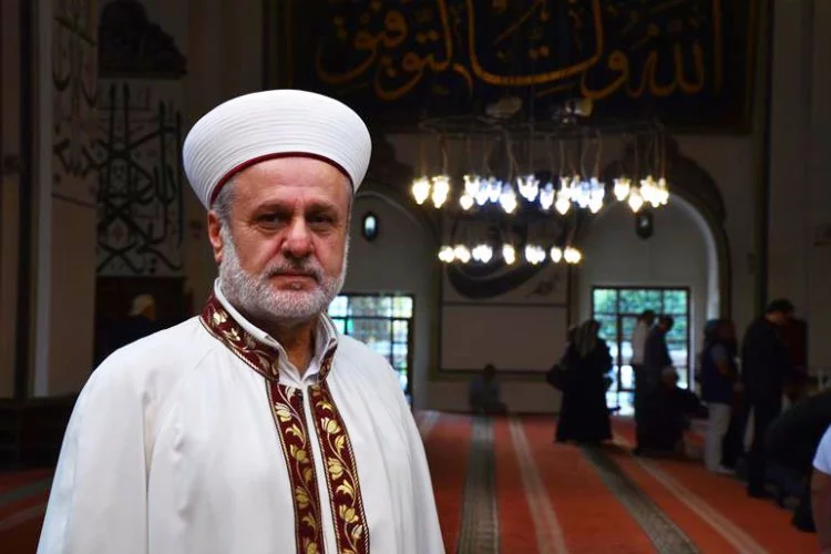 Bursa'daki tarihi Ulu Cami'de bir devrin sonu: Baş İmam Tahsin Hoca veda ediyor!
