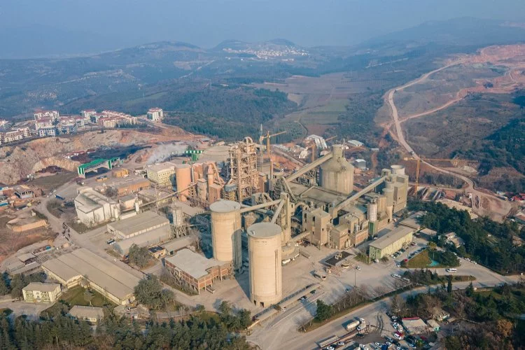 Bursa'daki yarım asırlık çimento fabrikası yenilenecek