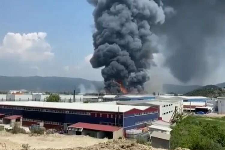 Bursa'dan büyük fabrika yangını!