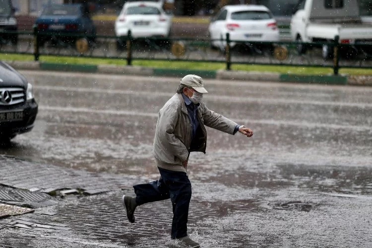 Bursa için kuvvetli sağanak yağış uyarısı! (15 Ağustos 2022 Bursa’da hava durumu nasıl?)