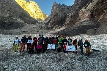 Bursa İnegöllü sporcular Cilo Dağı'nda buz tırmanış eğitimine katıldı