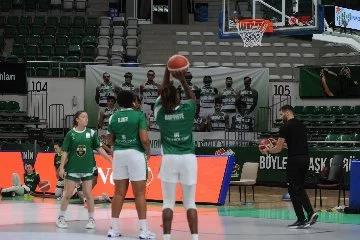 Bursa Uludağ Kadın Basketbol Takımı kaptanı Şahin sakat çıktığı maçı anlattı