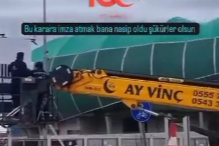 Bursaspor duyurdu! "Yüzüncü Yıl Atatürk Stadyumu" tabelası asıldı