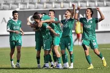 Timsah'ta bayram coşkusu! Bursaspor, Serik Belediyespor'u 2 golle geçti...
