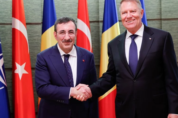 Cumhurbaşkanı Yardımcısı Yılmaz, Romanya Cumhurbaşkanı Iohannis ile görüştü