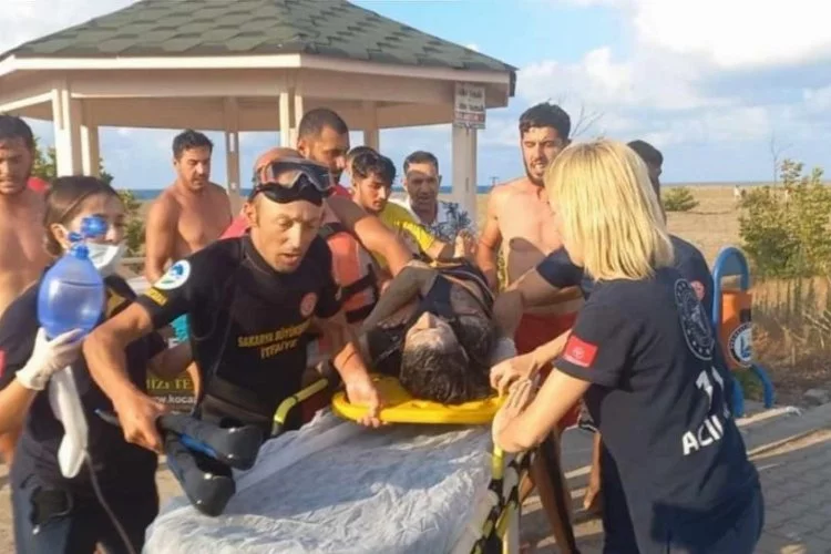 Denizde boğulma tehlikesi geçiren kız hastanede öldü!