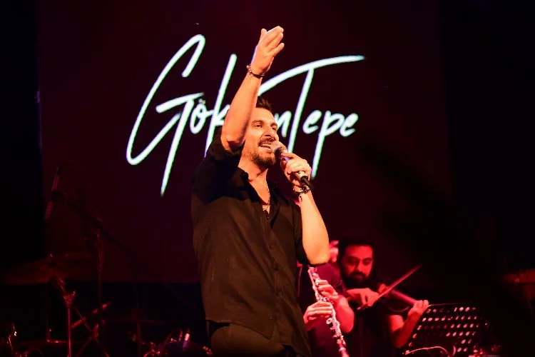 Ebru Gündeş’in albüm müjdesini Gökhan Tepe, Bursa’dan verdi