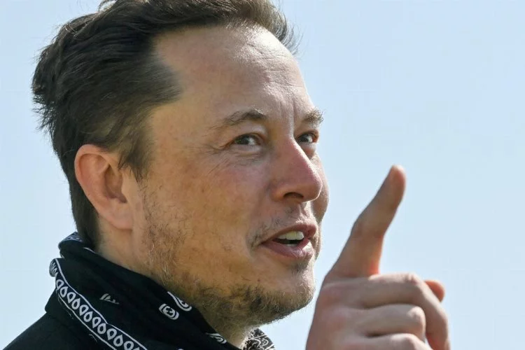 Elon Musk, Twitter anlaşmasını askıya aldı