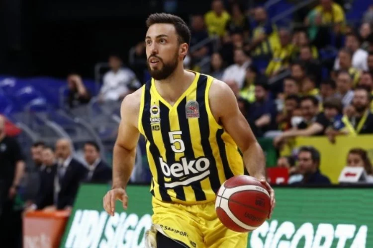 Fenerbahçe Beko, Akpınar'la "devam" dedi