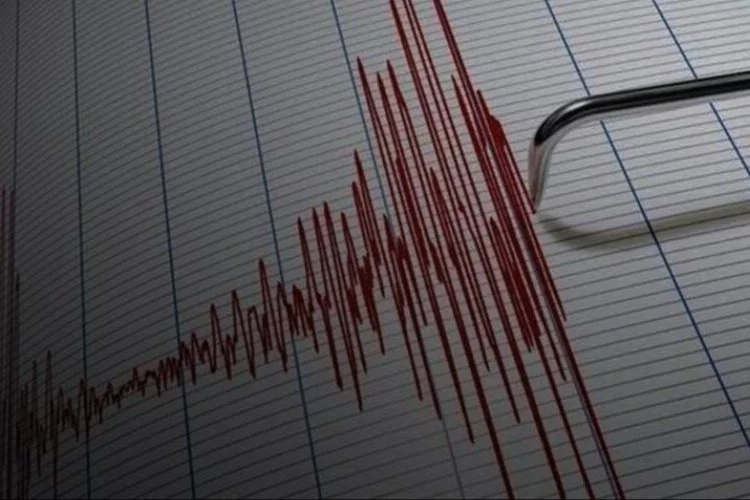 Filipinler'de 7.6 büyüklüğünde deprem