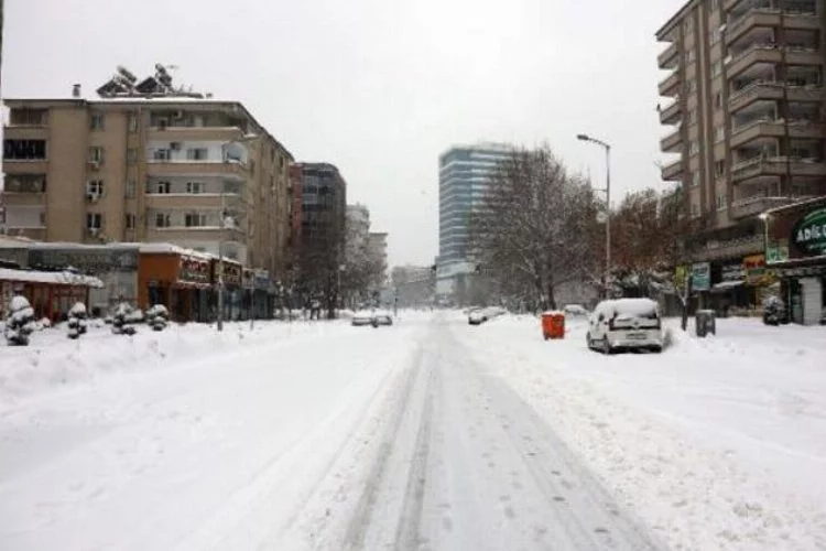 Gaziantep'te ikinci kar dalgası başladı! 
