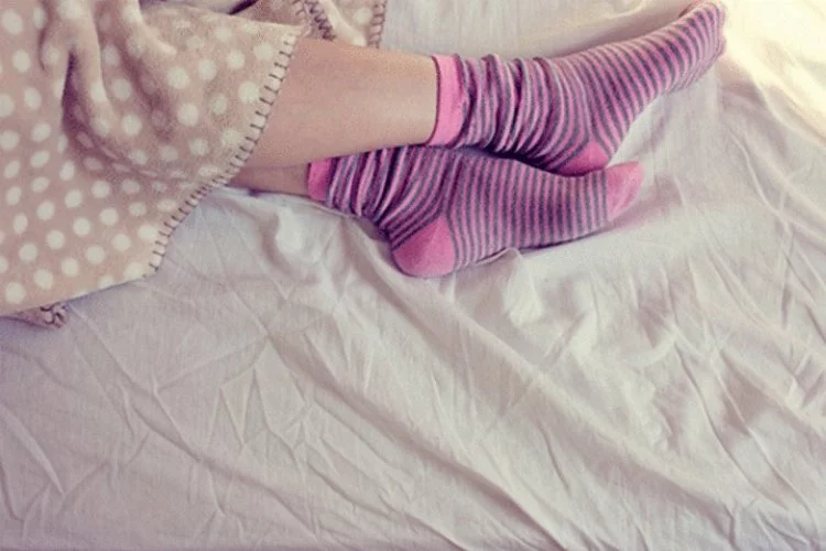Geceleri yatağa çorapla giriyorsanız dikkat!