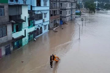 Hindistan'da Michaung fırtınasının yol açtığı şiddetli yağışlarda 8 kişi öldü